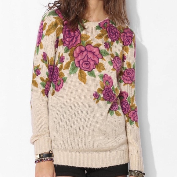 Pins & Needles Urban Outfitters Knit Sweater Rose Printed Pattern - Picture 3 of 9